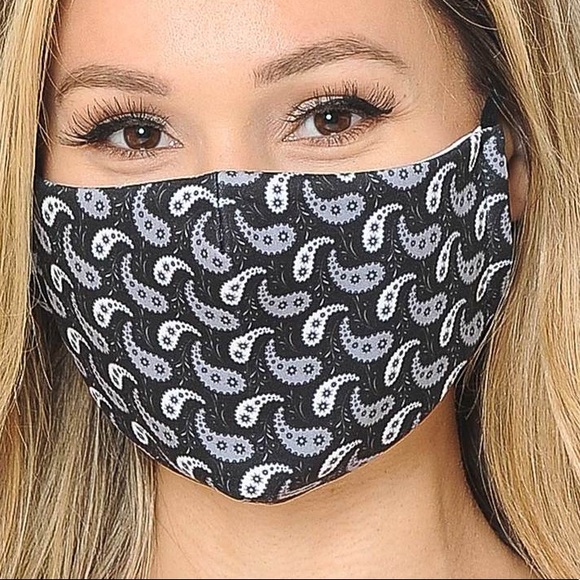 USA Accessories - 🆑 Ying Yang Paisley Face Mask 😷